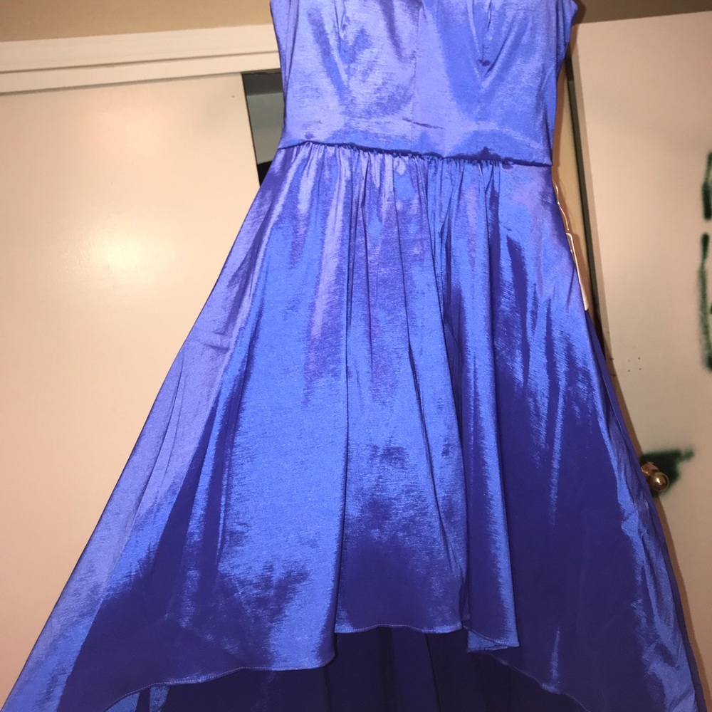 Formal dress - Picture 3 of 3